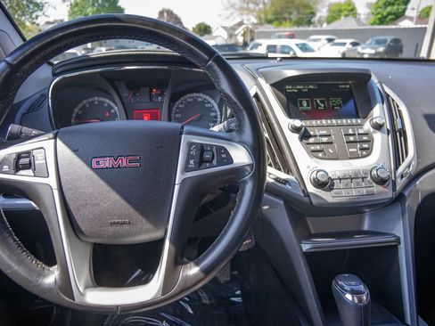 Used 2017 GMC Terrain SLE w/ Convenience Package AWD/4WD image 8
