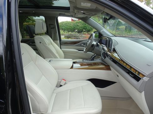 Used 2023 Cadillac Escalade Sport Platinum image 27