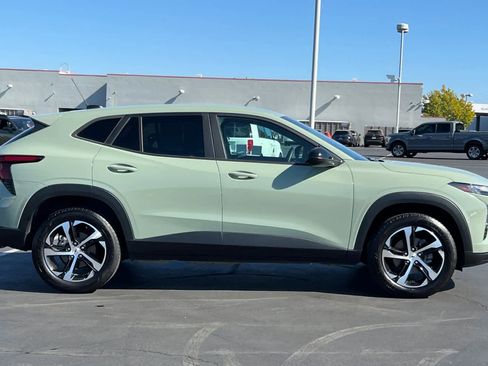 Used 2024 Chevrolet Trax RS image 6