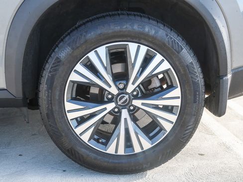 Used 2022 Nissan Rogue SV image 10