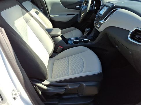 Used 2018 Chevrolet Equinox LS image 8