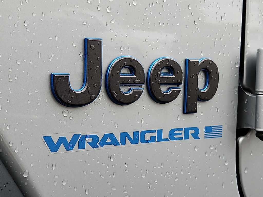 Used 2023 Jeep Wrangler Unlimited w/ Cold Weather Group AWD/4WD image 31