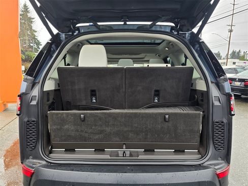 Used 2018 Land Rover Discovery HSE Luxury image 18