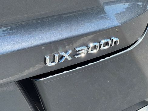 Used 2025 Lexus UX 300h FWD w/ Accessory Package (Z2) image 38