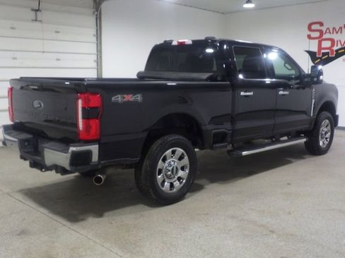 Used 2024 Ford F250 Lariat w/ Chrome Package image 4