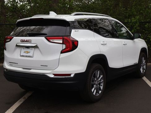 Used 2024 GMC Terrain SLT w/ LPO, Floor Liner Package AWD/4WD image 9