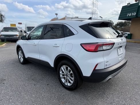 Used 2021 Ford Escape SE image 7