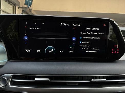 Used 2025 Hyundai Palisade SEL FWD image 32