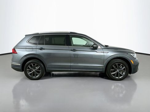 Used 2023 Volkswagen Tiguan SE FWD image 4