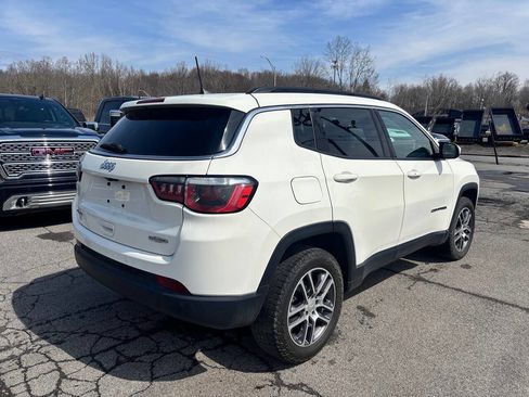Used 2018 Jeep Compass Latitude w/ Popular Equipment Group AWD/4WD image 4