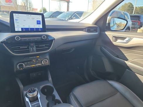 Used 2022 Ford Escape SEL w/ Technology Package image 11