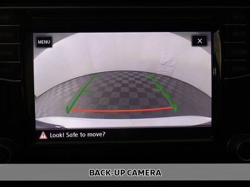 Used 2017 Volkswagen Jetta SE image 5