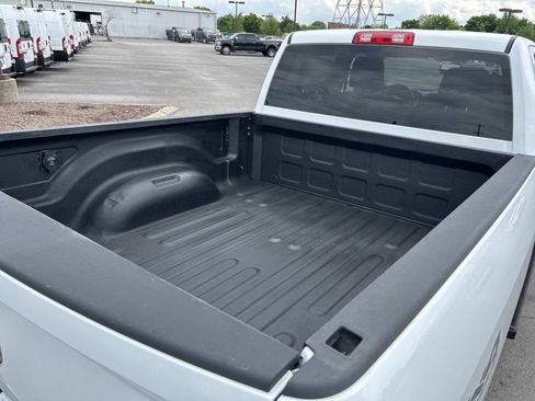 Used 2022 RAM 2500 Tradesman w/ Chrome Appearance Group AWD/4WD image 16