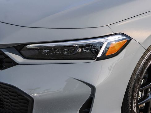 Certified 2025 Honda Civic Sport image 10