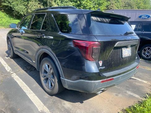 Used 2022 Ford Explorer XLT w/ Equipment Group 202A AWD/4WD image 11