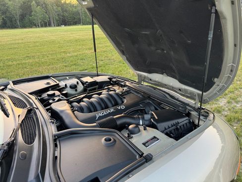 Used 1997 Jaguar XK8 Convertible RWD image 32