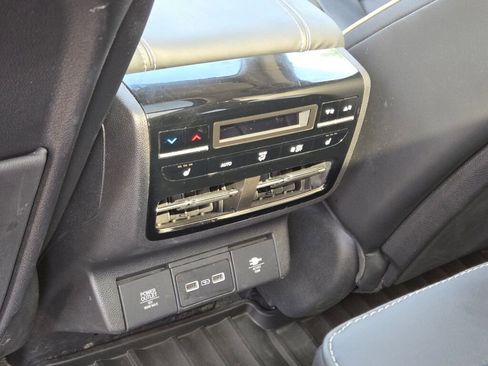 Used 2023 Acura MDX SH-AWD w/ Advance Package image 21