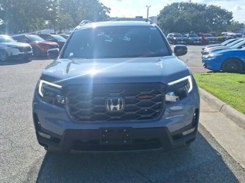 Used 2025 Honda Passport TrailSport image 2