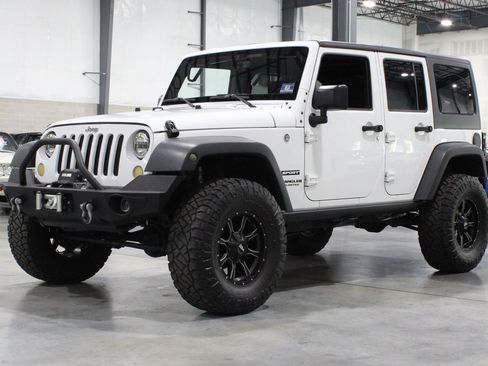 Used 2016 Jeep Wrangler Unlimited Sport w/ Quick Order Package 24S AWD/4WD image 20