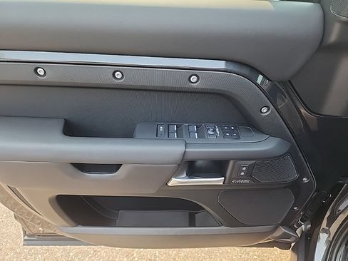 New 2026 Land Rover Defender 130 X-Dynamic SE AWD/4WD image 11