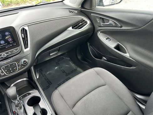 Used 2024 Chevrolet Malibu LT image 17