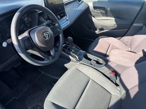 Used 2025 Toyota Corolla LE FWD image 10