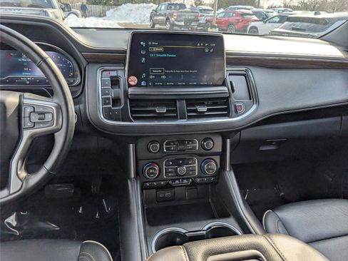 Used 2024 Chevrolet Suburban Premier image 20