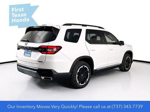 New 2026 Honda Pilot Touring image 8