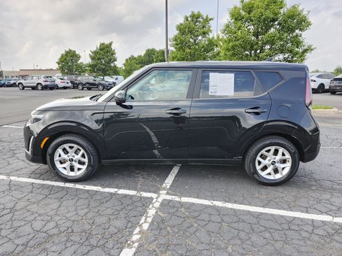 Used 2023 Kia Soul S FWD image 14