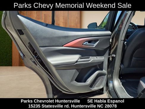Certified 2025 Chevrolet Equinox EV RS FWD image 24