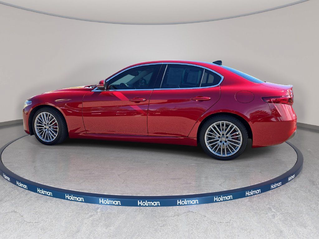 Used 2019 Alfa Romeo Giulia Ti w/ Quick Order Package 22X Lusso AWD/4WD image 9