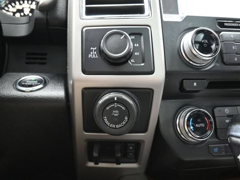 Used 2016 Ford F150 Lariat w/ Equipment Group 502A Luxury AWD/4WD image 19