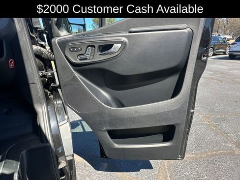 Used 2025 Mercedes-Benz Sprinter 2500 image 15