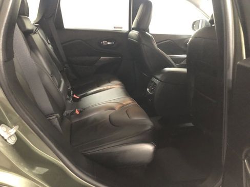 Used 2020 Jeep Cherokee Limited image 11