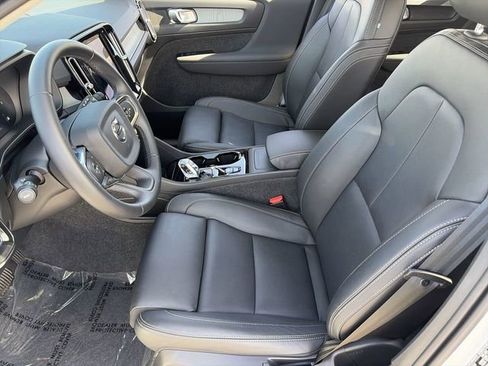 Certified 2025 Volvo XC40 B5 Plus w/ Climate Package AWD/4WD image 20