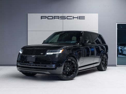 Used 2025 Land Rover Range Rover SE AWD/4WD image 1