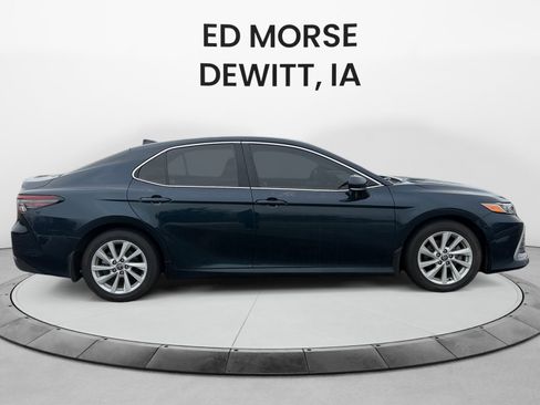 Used 2021 Toyota Camry LE image 6