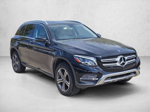 Used 2018 Mercedes-Benz GLC 300 image 3
