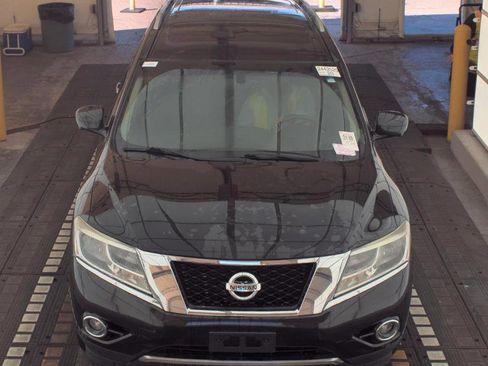 Used 2015 Nissan Pathfinder SL w/ SL Premium Package image 2