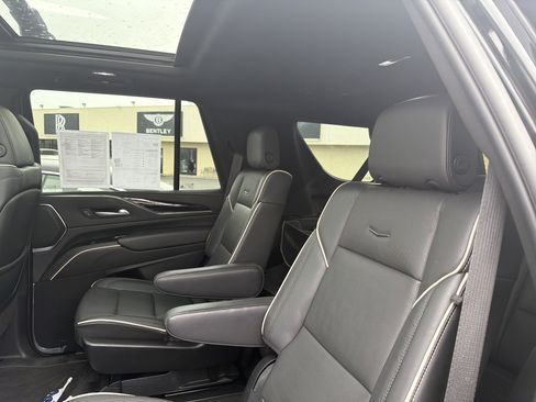 Certified 2023 Cadillac Escalade Sport w/ LPO, ONYX Package image 23