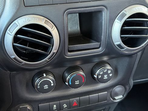 Used 2013 Jeep Wrangler Sport AWD/4WD image 18