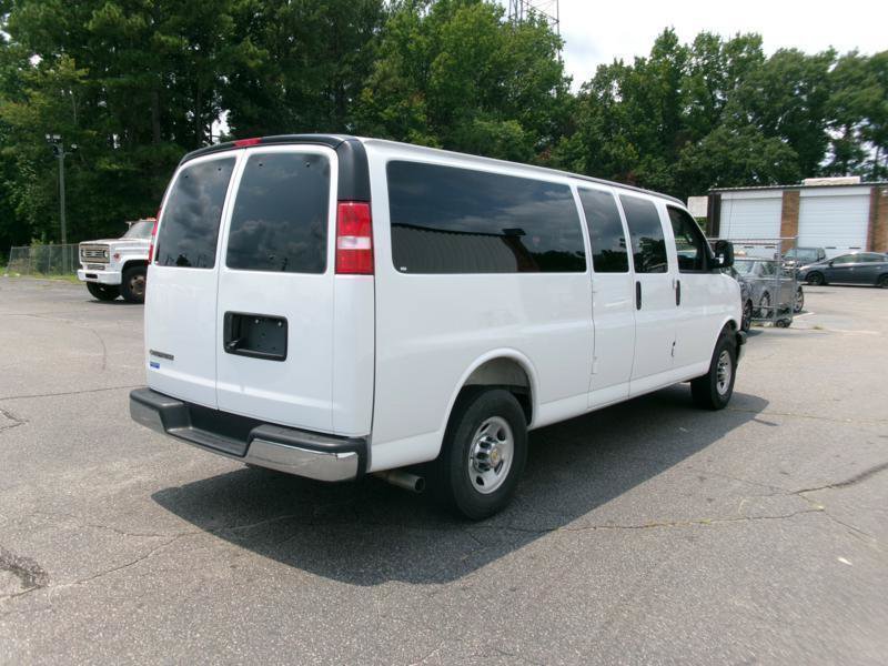 Used 2025 Chevrolet Express 3500 LT w/ LT Preferred Equipment Group RWD image 6