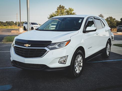 Used 2020 Chevrolet Equinox LT w/ Driver Convenience Package AWD/4WD image 16