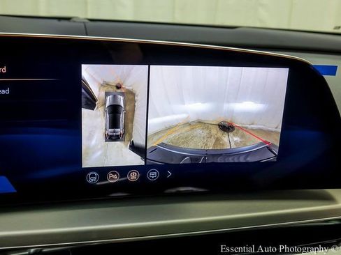 New 2026 Cadillac Lyriq Signature Luxury image 15