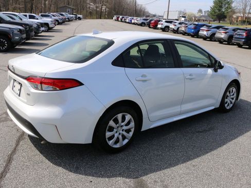 Used 2022 Toyota Corolla LE image 8