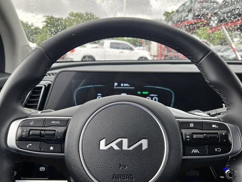 Used 2025 Kia Sportage EX AWD/4WD image 20