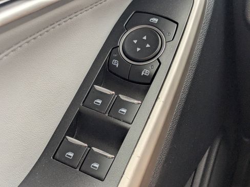 Used 2021 Ford Explorer XLT w/ Equipment Group 202A image 24