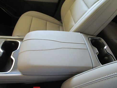 New 2026 GMC Acadia Elevation w/ Elevation Premium Package FWD image 40