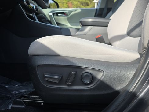 Certified 2022 Toyota RAV4 XLE image 28