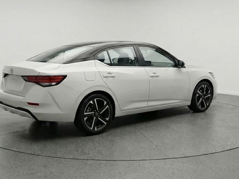 Used 2025 Nissan Sentra SV FWD image 9